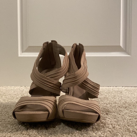 Taupe Espadrille. Size 9. Made in Brazil. 3 inch heel. Worn once. - Picture 2 of 5